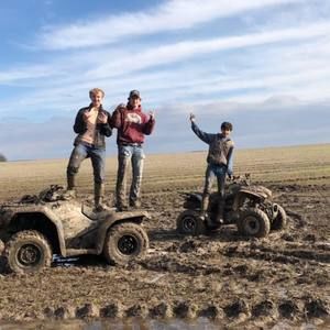 Meet your Posher, Hunter